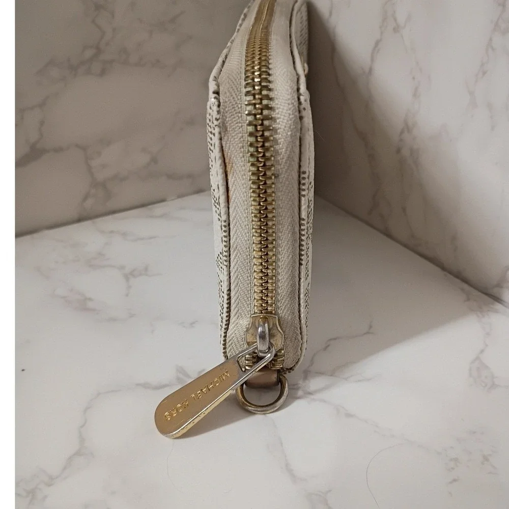 MICHAEL KORS Jet Set Vanilla Leather Zip-Around Continental Wallet - EUC